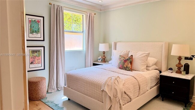 Building Photo - 736 13th St