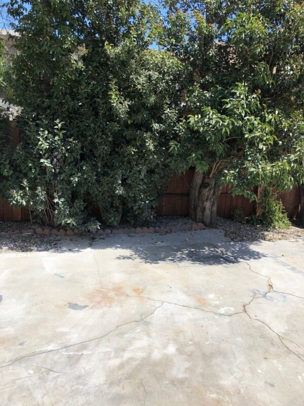 Building Photo - 932 W Highland St