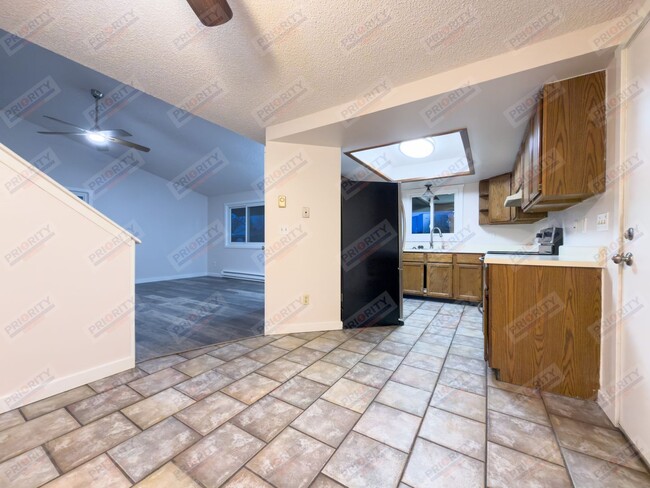 Building Photo - Single family home with a garage