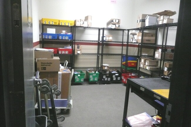 Building Photo - 1255 S State St