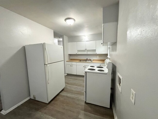 Building Photo - 413 Freestone Dr