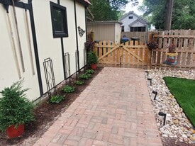 Building Photo - 1018 W 45th St