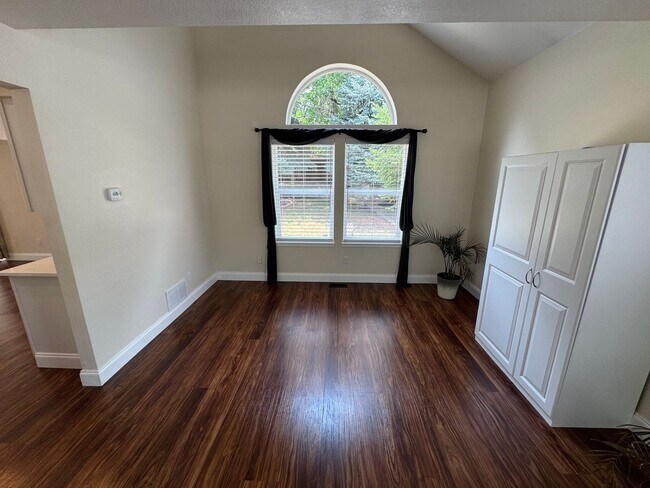 Building Photo - Available for Rent in Lone Tree's Desirable Carriage Club Neighborhood!