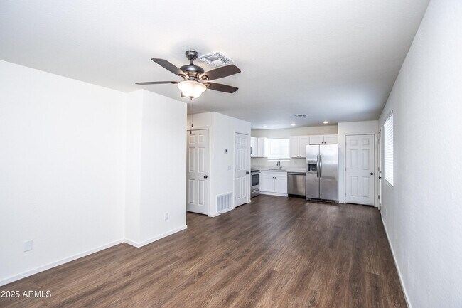 Building Photo - 2525 W State Ave