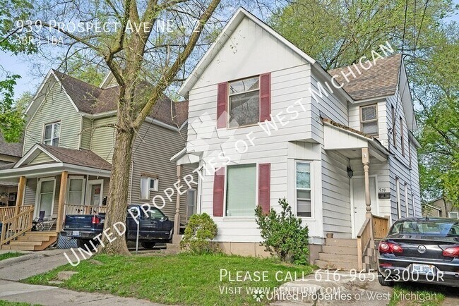 Building Photo - Available Now | 3 Bedroom, 1 Bath Upper Le...