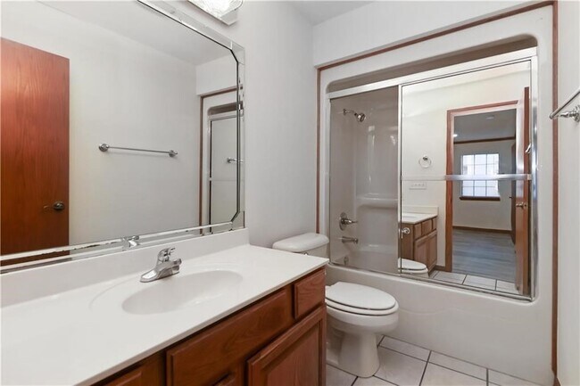 Building Photo - 2915 E Sterling Ct