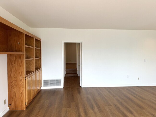 Building Photo - EXPANSIVE OCEAN VIEW from 2 balconies, VALUE Price in PDR