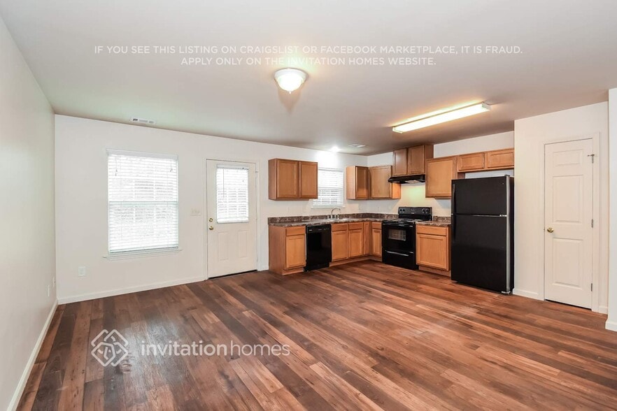 Building Photo - 112 Village Pkwy