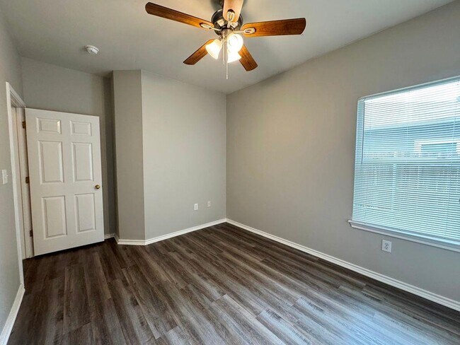 Building Photo - 1717 Constantino Cir