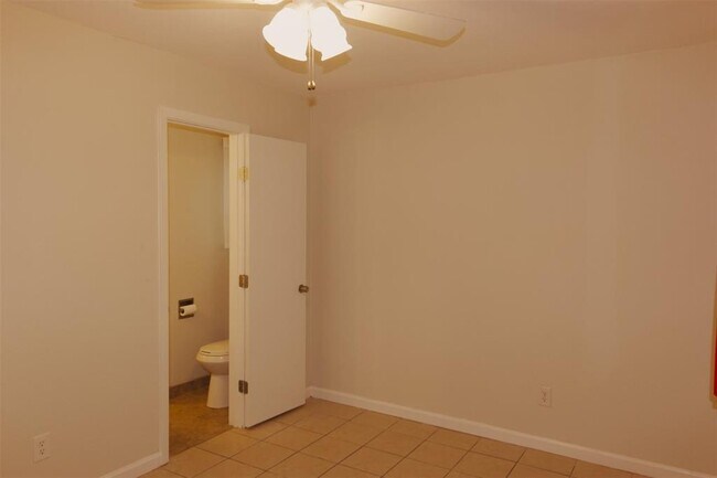 Building Photo - 5308 Peppertree Pkwy