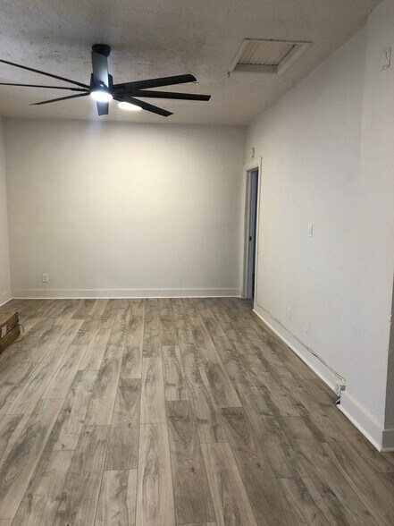 Building Photo - 1020 S College Ave