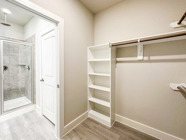 Building Photo - 9007 Lonestar Creekbend Ln