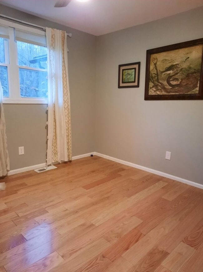 Building Photo - $2,500 - 4 Bedroom, 2 Bathroom Unfurnished Home in the Balsam Community