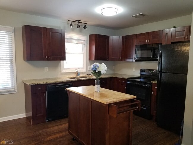 Building Photo - 2644 Farn Dr