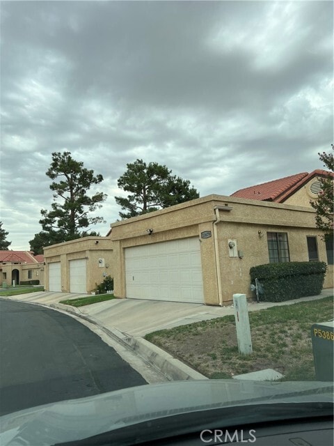 Building Photo - 11675 Maple St