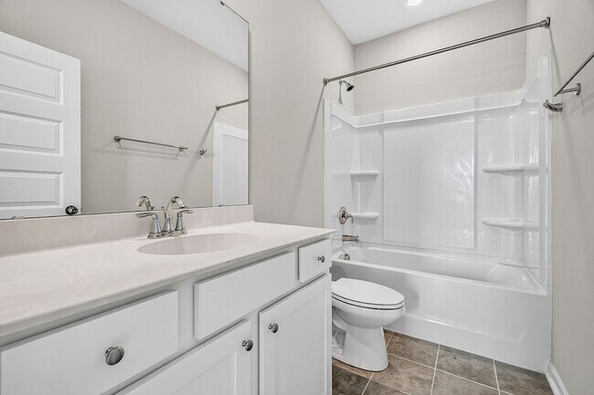 Building Photo - 204 Lake Minsi Dr