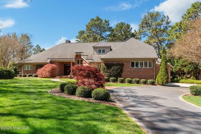 Building Photo - 50 Oak Meadow Rd