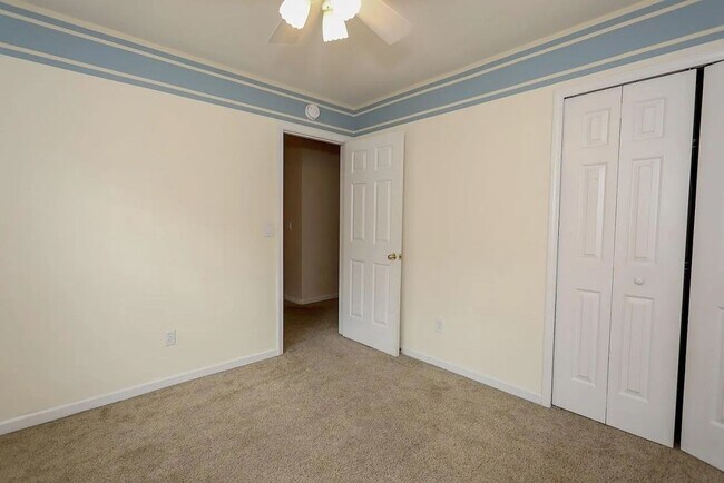 Building Photo - Spacious home located in the beautiful and well-established community of Magnolia Bluff in Lake C...