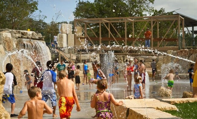 Building Photo - 4628 Katherine Dr