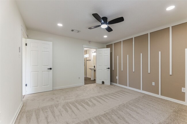 Building Photo - 431 Topsail Way