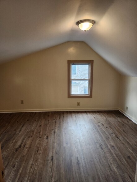 Building Photo - 153 S Union St