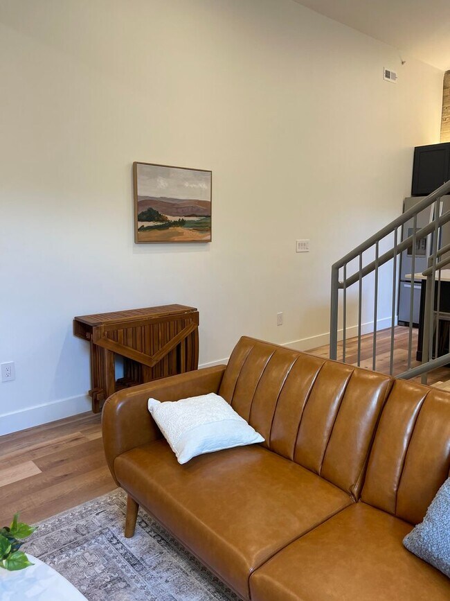 Building Photo - **  AVAILABLE AUGUST 2026  **  Beautiful Downtown Apartment with Private Rooftop Deck  Call to in...