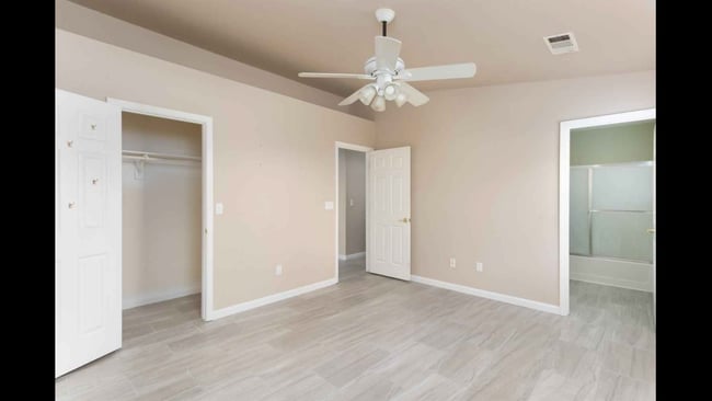 Building Photo - 325 Raven Ln