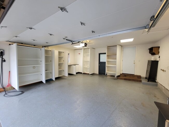 Building Photo - 4380 Entrada Dr