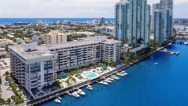 Building Photo - 800 West Dr