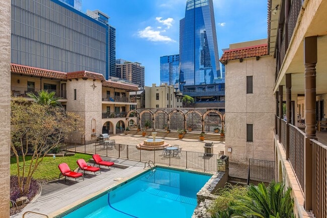 Building Photo - Downtown Austin 2 BD/ 2.5 BA Condo For Lease!
