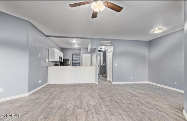 Building Photo - 280 S Elizabeth Way