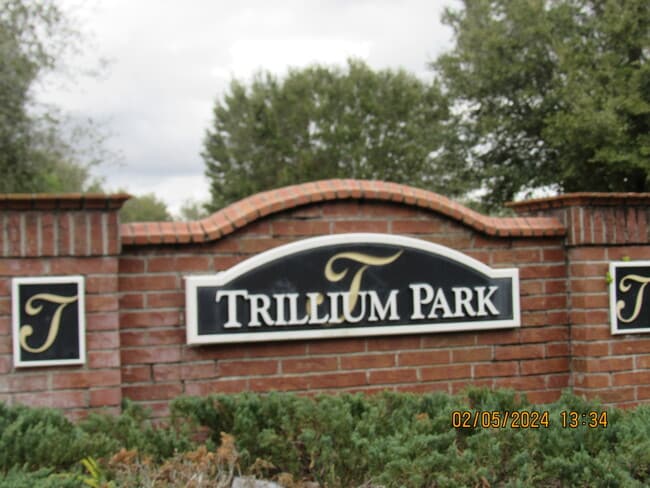 Building Photo - 14703 Wake Robin Dr