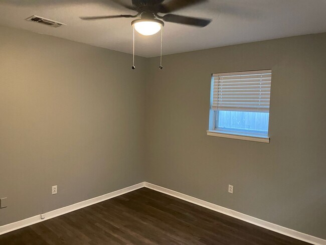 Building Photo - 6172 Whitman Ave