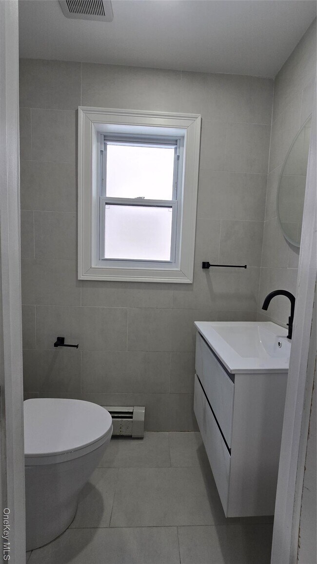 Building Photo - 80-06 209th St