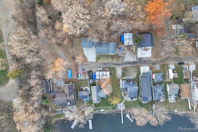 Building Photo - 8165 Leonard Dr