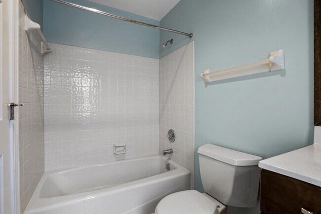 Building Photo - 7204 Quiet Cove