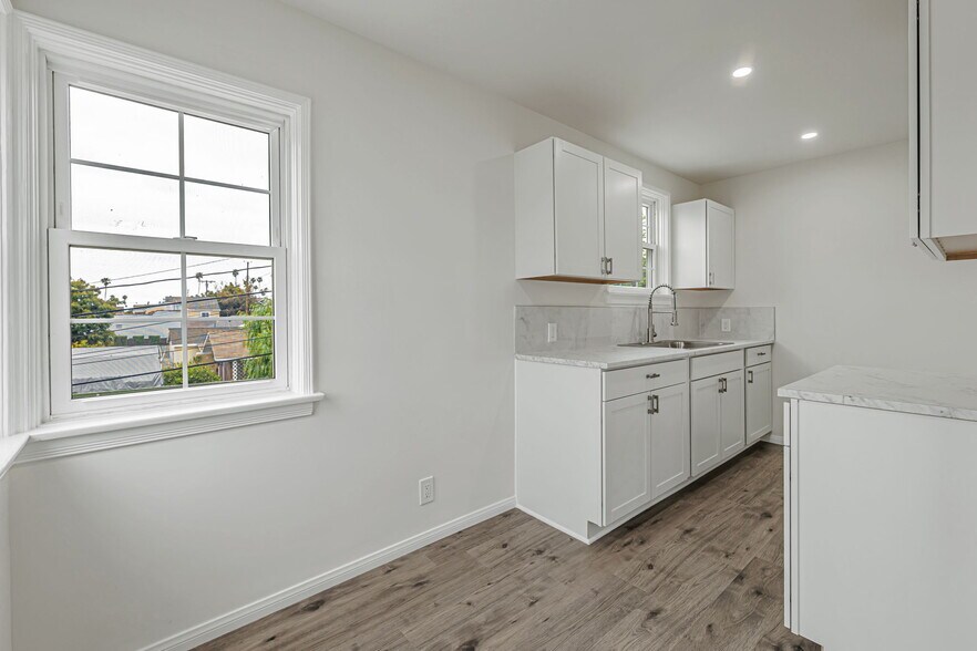 Building Photo - 3841 Arlington Ave