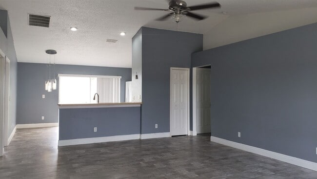 Building Photo - 5141 Pine Needle Dr