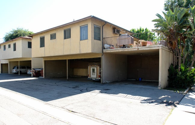 Building Photo - 666 Pioneer Dr.