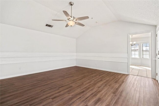 Building Photo - 1240 Lynchburg Ct
