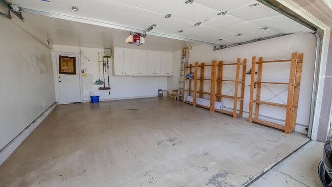 Building Photo - “Move-In Special” $1,000 off the first mon...