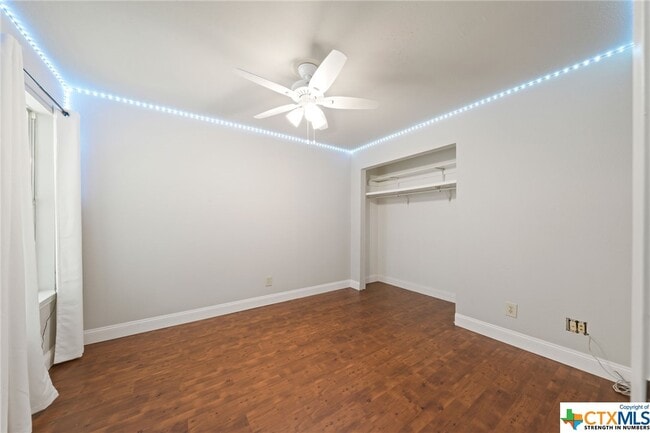 Building Photo - 1310 Scenic View Dr