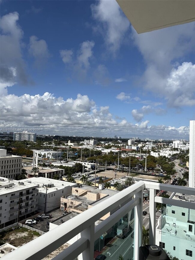 Building Photo - 6917 Collins Ave