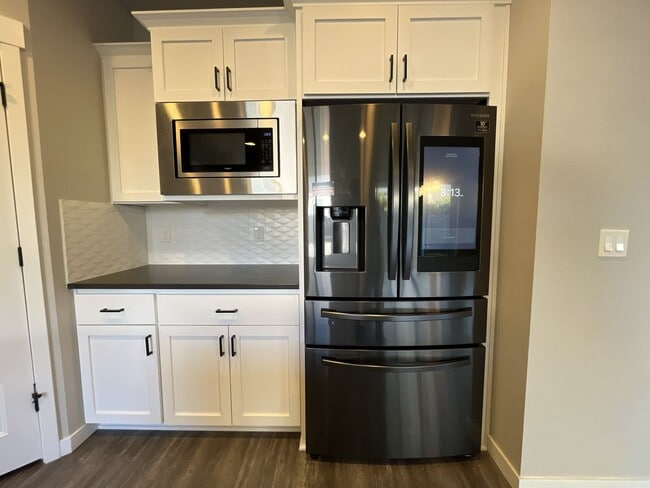 Building Photo - Expansive 2020 Forest Grove Home with 4 Bedrooms, Loft, Modern Kitchen & Covered Patio