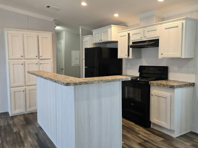 Building Photo - 5611 Bayshore Rd