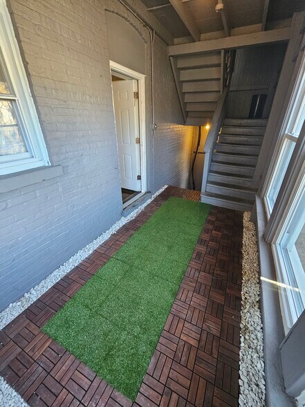 Building Photo - 8539 S Colfax Ave