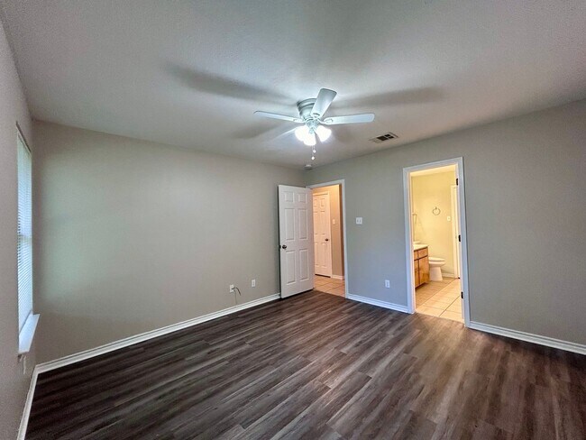 Building Photo - 3007 Kestrel Dr