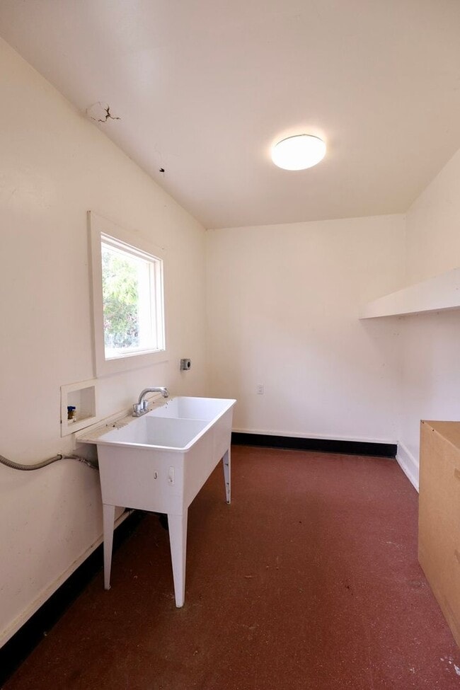 Building Photo - Newly Remodeled 1 Bedroom Country Home