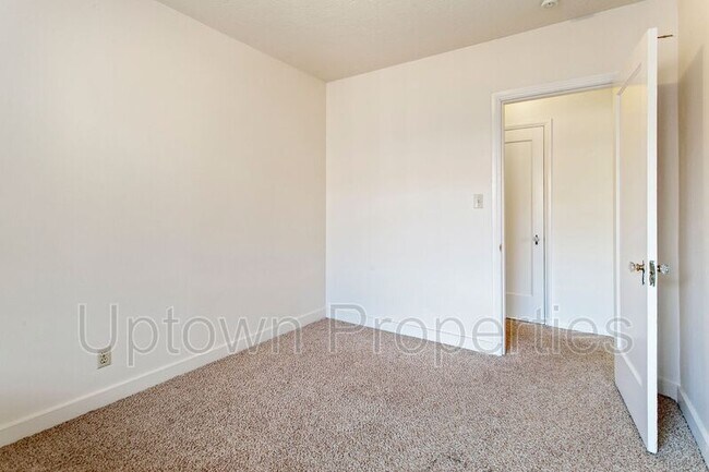 Building Photo - 1322 NE 68th Ave