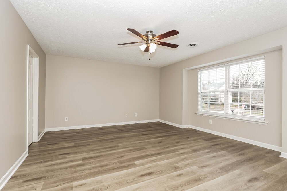 Building Photo - 1711 Luton Dr